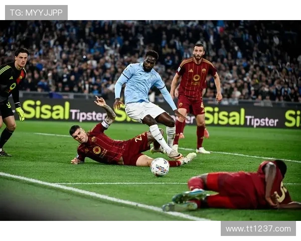 闹转会罗马尼奥利拉齐奥战看台